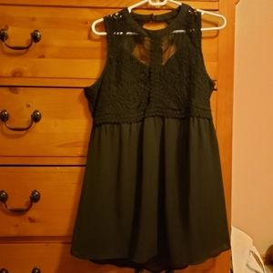 Pretty Black Lace Top - size L
